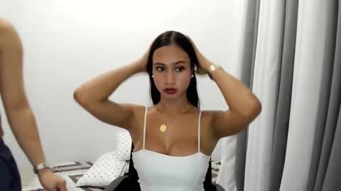 Snapshot of louie_cute_asian chatting on February 16, 6:21 am Kylie online show from February 16, 6:21 am