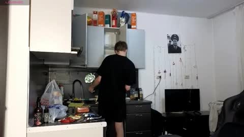 louie_evans online show from March 3, 6:14 pm