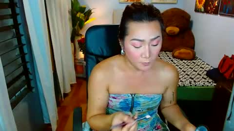 Snapshot of louie_sexy chatting on June 18, 9:14 am Cathy online show from June 18, 9:14 am