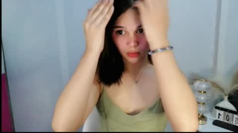 Snapshot of louilalicious chatting on June 1, 12:18 pm louilalicious online show from June 1, 12:18 pm