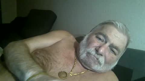 Snapshot of louis_chokdee chatting on December 11, 6:42 pm louis_chokdee online show from December 11, 6:42 pm