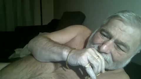 Snapshot of louis_chokdee chatting on December 13, 6:38 pm louis_chokdee online show from December 13, 6:38 pm