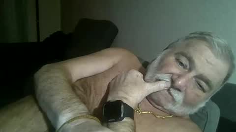 Snapshot of louis_chokdee chatting on December 20, 6:02 pm louis_chokdee online show from December 20, 6:02 pm