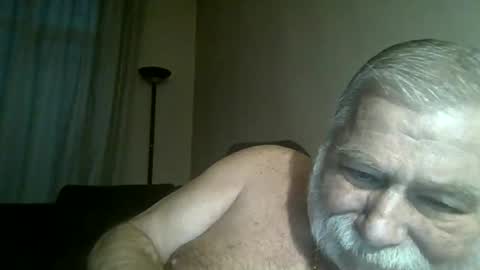 Snapshot of louis_chokdee chatting on January 5, 3:55 pm louis_chokdee online show from January 5, 3:55 pm