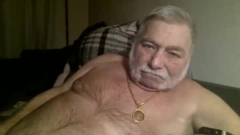 Snapshot of louis_chokdee chatting on March 5, 7:27 pm louis_chokdee online show from March 5, 7:27 pm