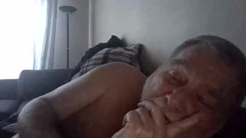 Snapshot of louis_chokdee chatting on March 12, 5:17 pm louis_chokdee online show from March 12, 5:17 pm