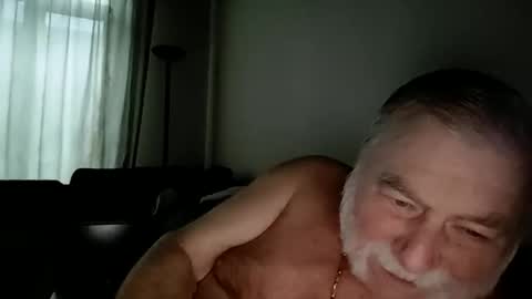 Snapshot of louis_chokdee chatting on October 3, 4:48 pm louis_chokdee online show from October 3, 4:48 pm