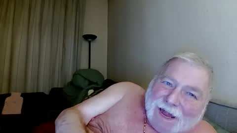 Snapshot of louis_chokdee chatting on December 5, 6:04 pm louis_chokdee online show from December 5, 6:04 pm