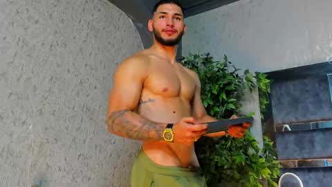 Louis online show from October 25, 8:25 pm