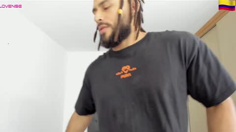 louis_marley_ online show from December 17, 8:54 pm