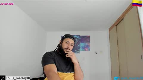 louis_marley_ online show from December 14, 8:35 pm