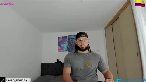 louis_marley_ online show from December 21, 8:49 pm