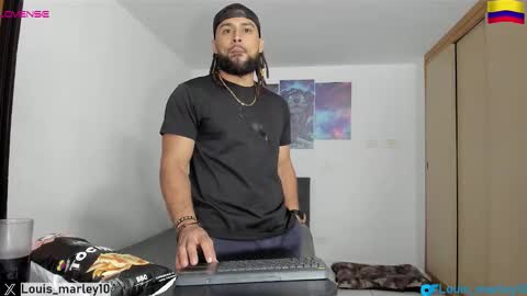 louis_marley_ online show from December 23, 12:08 am