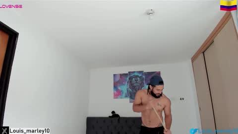 louis_marley_ online show from February 11, 1:05 pm