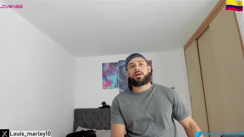 louis_marley_ online show from February 23, 7:11 pm