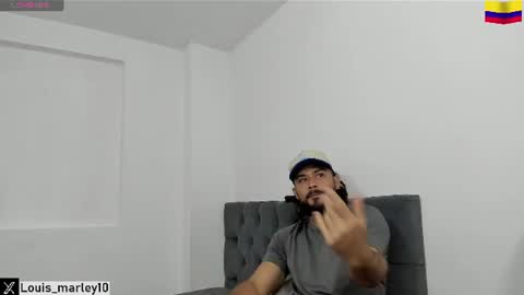 louis_marley_ online show from June 30, 1:34 pm