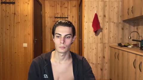 Snapshot of louis_preston chatting on October 21, 1:28 am Mark online show from October 21, 1:28 am