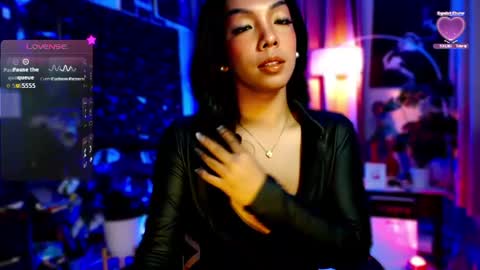Snapshot of louisassy chatting on June 26, 3:44 am Louisa online show from June 26, 3:44 am