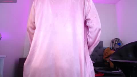  LouIse  online show from January 15, 8:58 pm