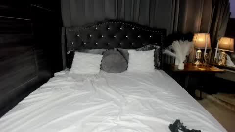 Snapshot of louiseelizabeth chatting on November 17, 2:45 pm samantha online show from November 17, 2:45 pm