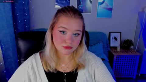 Snapshot of louisemous chatting on October 21, 10:49 am Loise online show from October 21, 10:49 am