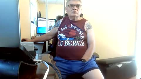 loumtl3 online show from July 1, 12:18 pm