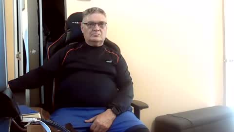 loumtl3 online show from July 25, 12:14 pm