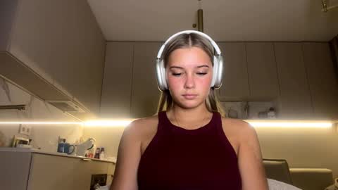 Eliza online show from February 17, 3:19 pm