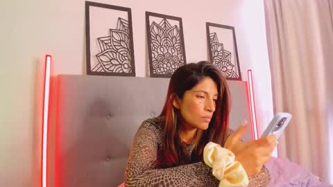 Lourrein Stoun   Independiente online show from January 15, 8:56 pm