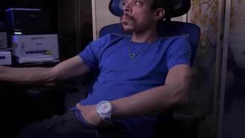 Snapshot of love4heelz chatting on March 30, 5:52 am Prynce online show from March 30, 5:52 am