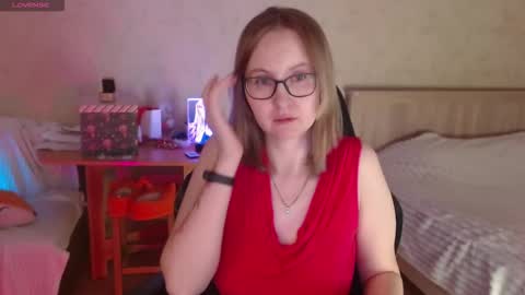 Snapshot of love_agatha chatting on February 8, 4:05 am Agatha online show from February 8, 4:05 am