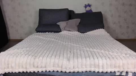 Snapshot of love_bella_ chatting on June 10, 12:00 am love bella online show from June 10, 12:00 am