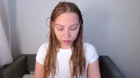 love bella  online show from June 30, 11:50 pm