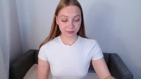 love bella  online show from July 3, 12:50 am