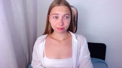 love bella  online show from July 14, 12:24 am