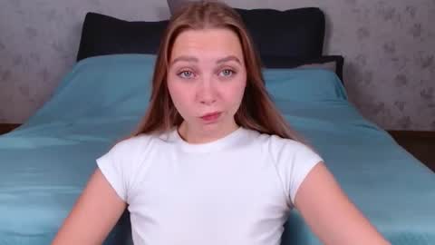 love bella  online show from July 22, 12:35 am