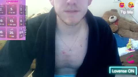 Snapshot of love_bert chatting on December 18, 3:33 pm Love bert online show from December 18, 3:33 pm