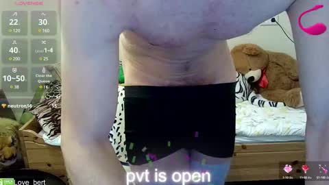 Snapshot of love_bert chatting on February 24, 5:31 pm Love bert online show from February 24, 5:31 pm