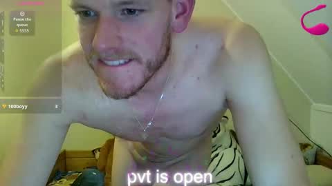 Snapshot of love_bert chatting on October 31, 10:11 pm Love bert online show from October 31, 10:11 pm