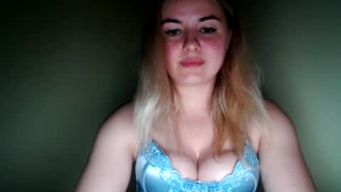 Snapshot of love_dom_meg chatting on June 19, 10:13 pm Megane online show from June 19, 10:13 pm