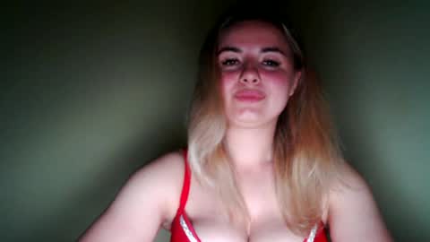Snapshot of love_dom_meg chatting on June 20, 11:40 pm Megane online show from June 20, 11:40 pm