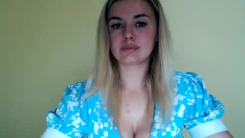 Snapshot of love_dom_meg chatting on June 22, 10:34 am Megane online show from June 22, 10:34 am