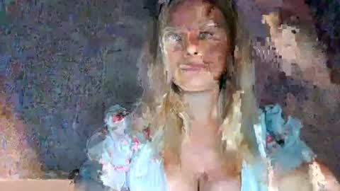 Snapshot of love_dom_meg chatting on July 5, 6:31 am Megane online show from July 5, 6:31 am
