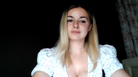 Snapshot of love_dom_meg chatting on July 15, 7:41 pm Megane online show from July 15, 7:41 pm