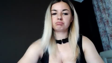 Snapshot of love_dom_meg chatting on July 17, 8:32 am Megane online show from July 17, 8:32 am