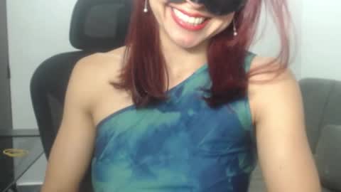 Snapshot of love_gatubela chatting on October 14, 1:17 am Nina online show from October 14, 1:17 am