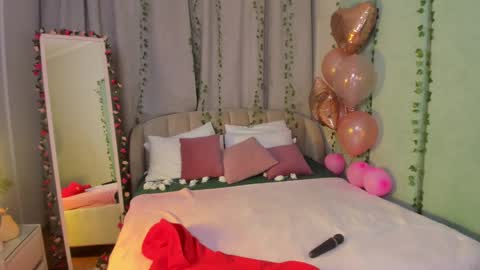 Lola online show from February 22, 1:11 am