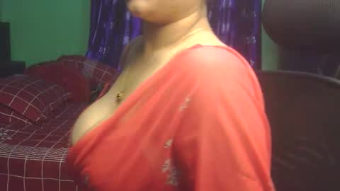 Snapshot of love_luna_angel chatting on December 20, 9:44 pm Luna online show from December 20, 9:44 pm
