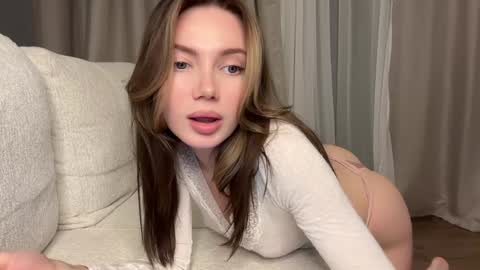 Snapshot of love_machine_ chatting on December 19, 9:00 pm Sofi online show from December 19, 9:00 pm