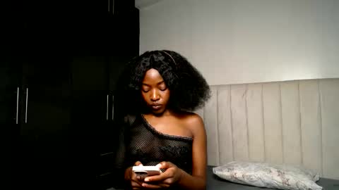 Snapshot of love_miah chatting on May 16, 2:05 pm Miah online show from May 16, 2:05 pm